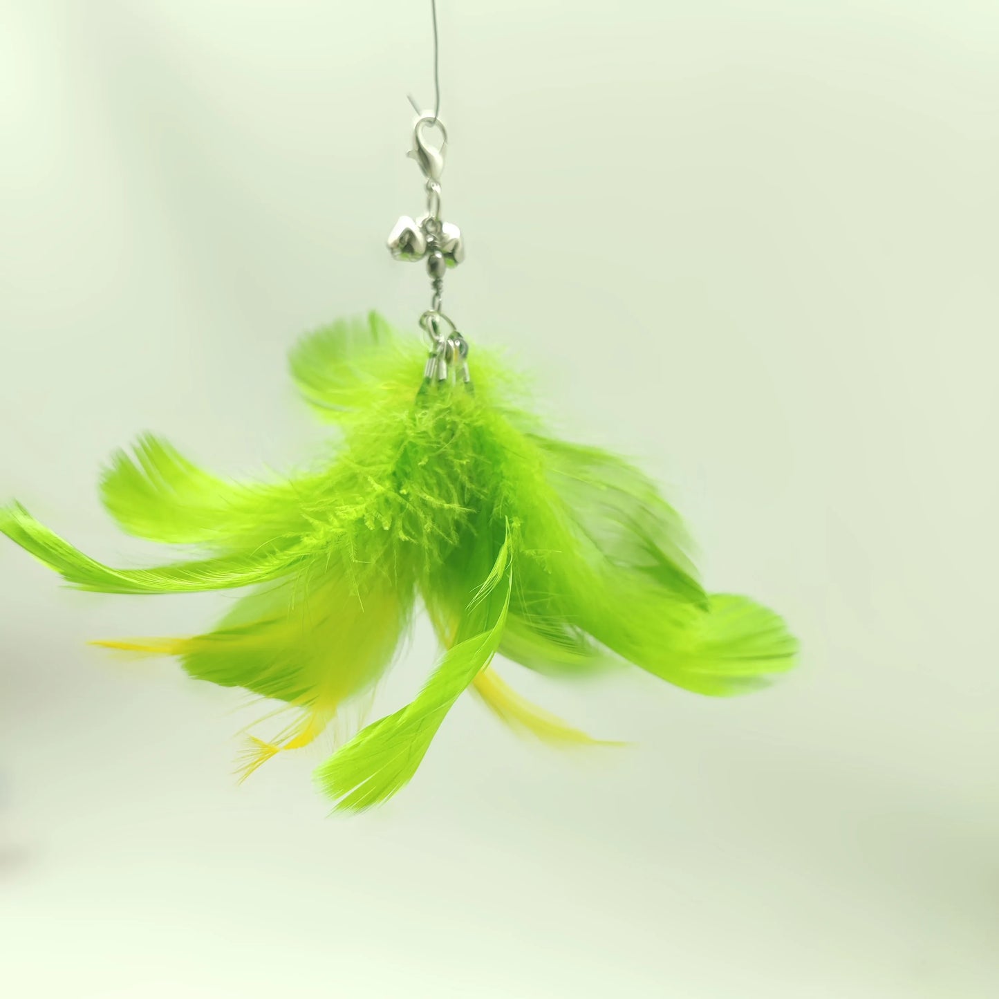 Dancing Feather Suction Cup Cat Toy – Removable Wire Rod & Replacement Heads